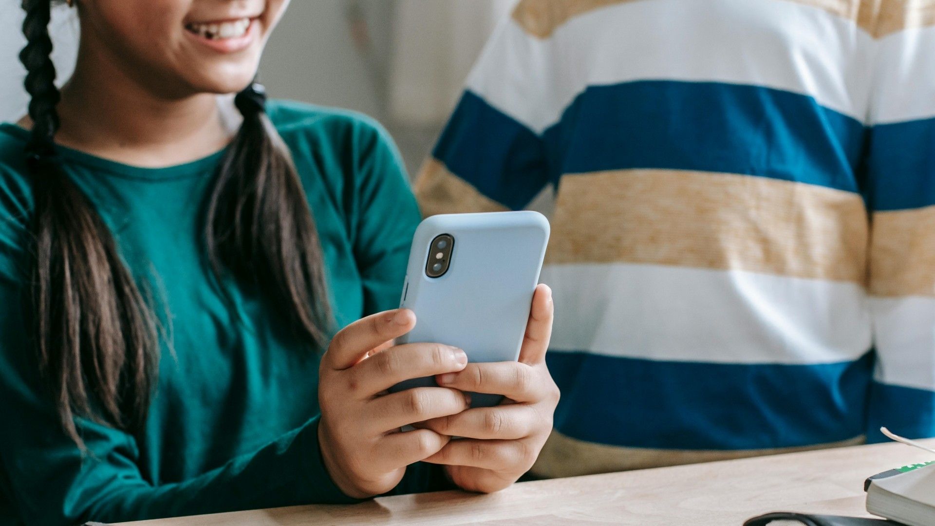 Florida prohíbe las redes sociales a los menores de 14 años - Tuvoz.tv