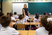 Cambios de costos en pensiones y uniformes en instituciones particulares y fiscomisionales