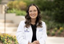 Michelle Carvajal, primera ecuatoriana aceptada en la universidad y hospital más prestigioso del mundo