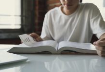 Embajada de Indonesia abre becas de pregrado para estudiantes ecuatorianos