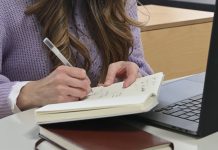Programa de aprendizaje para mujeres emprendedoras con certificación universitaria