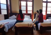 Casas de acogida para mujeres y adolescentes víctimas de Violencia Casas de acogida para mujeres y adolescentes víctimas de violencia.